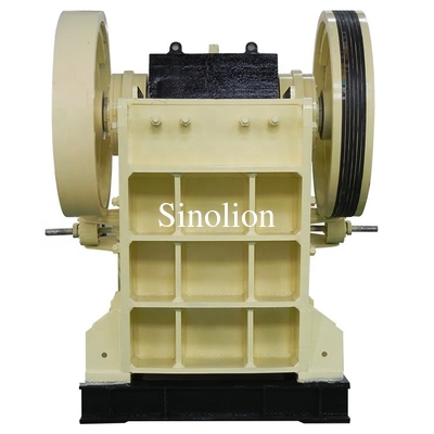 La machine de concassage des mâchoires de petites pierres et de pierres minières est une machine de concassage des mâchoires et de granit.