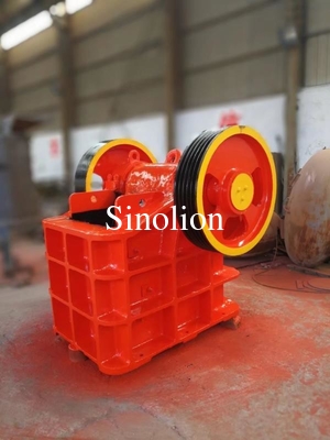 Chine machine de concassage de mâchoires de henan équipement minier professionnel pour l'or